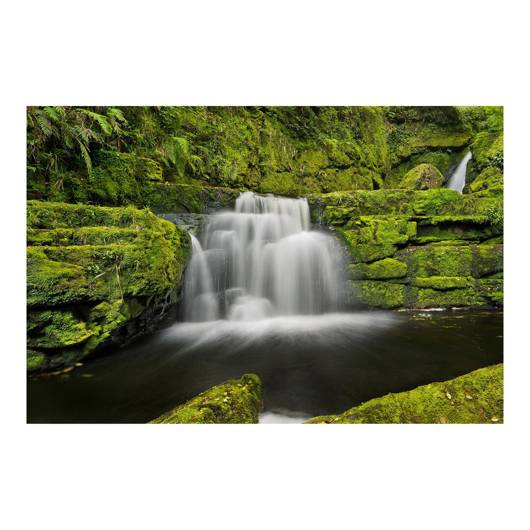 Geprägte Tapete Lower Mclean Falls in New Zealand 2,25 m x 336 cm