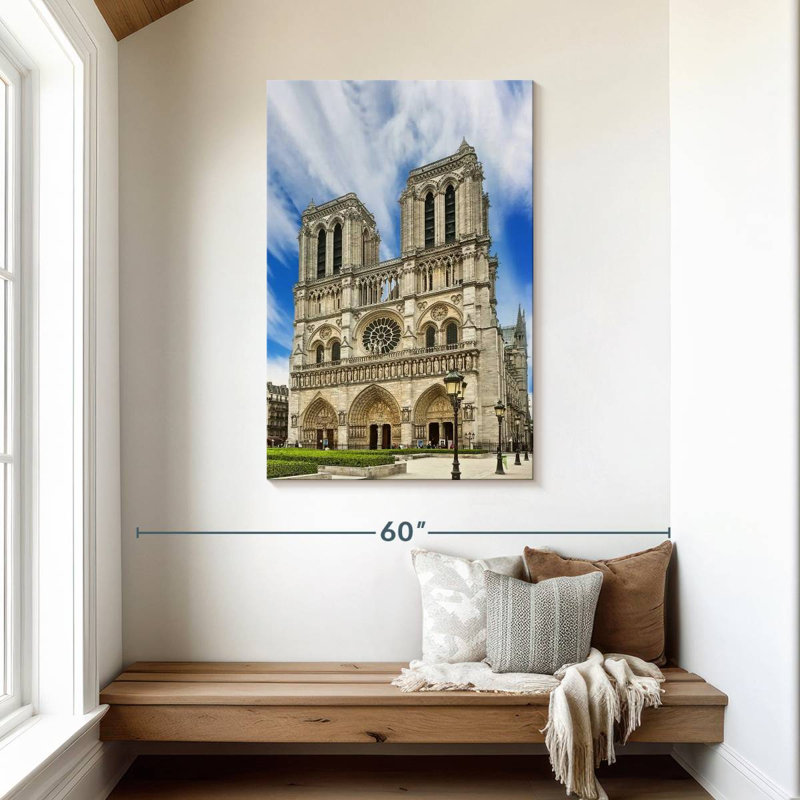 Lilie au-dessus de Notre-Dame de Paris, H 45 po x l 30 po