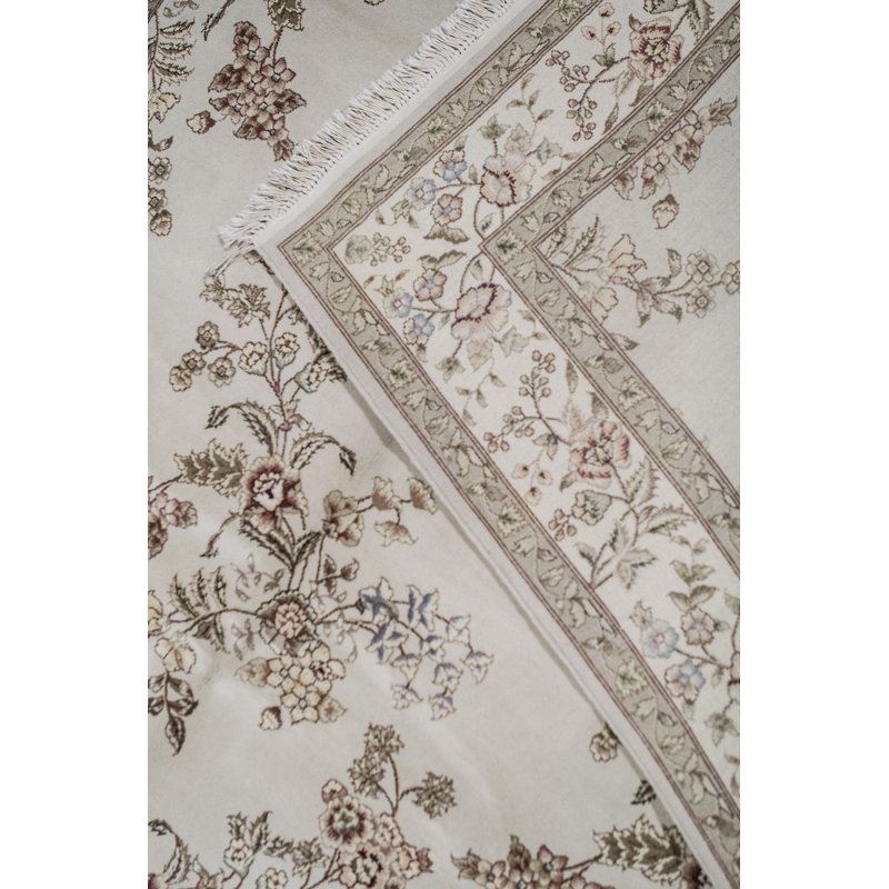 Floral Area Rug in Ivory