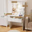 Meuble-lavabo moderne blanc 23,6 po avec miroir à DEL à intensité variable, station de charge intégrée, 2 grands tiroirs de rangement et 3 tablettes ouvertes, coiffeuse élégante avec boutons en cristal-715384219