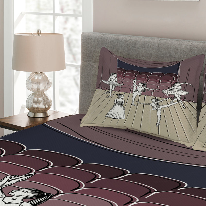 Classical Coverlet, King Bedspread + 2 Shams