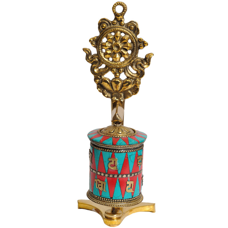 Sculpture d'une roue de prière bouddhiste tibétaine avec d Pharmachakra (Ashtamangala)