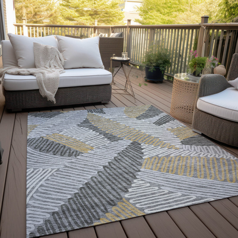 Lamanna Washable Floral Indoor / Outdoor Rug, Rectangle 8' x 10'