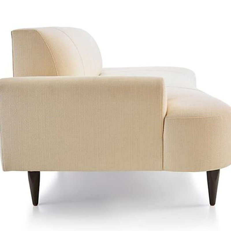 Chaise simple et moderne au design incurvé