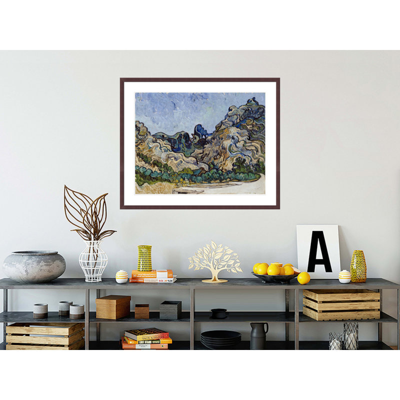 «Mountains at Saint-Remy (Montagnes à Saint-Remy)» par Vincent van Gogh, impression giclée encadrée, H 33,5 po x l 40,85 po