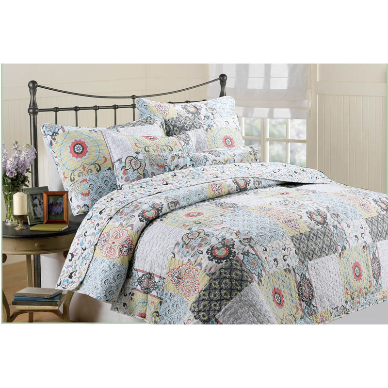 Modern & Contemporary Patchwork Quilt, King Quilt + 2 King Shams