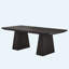 Bureau de direction 63 po avec double piédestal, ordinateur de bureau moderne et table de conférence