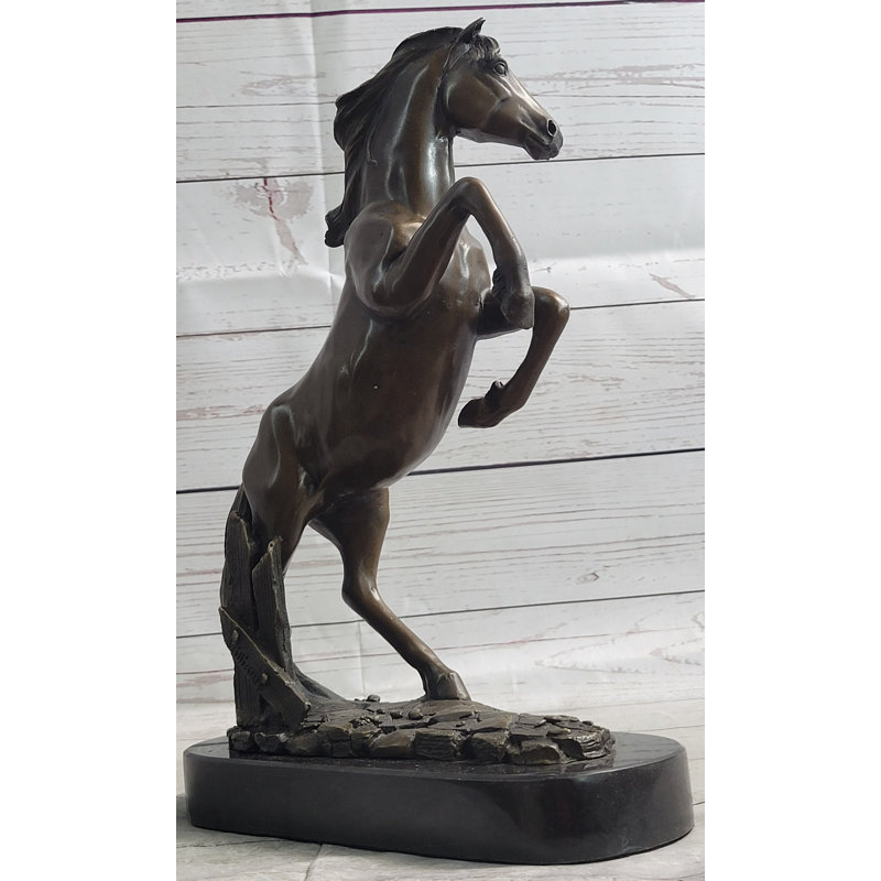 Sculpture de cheval en bronze