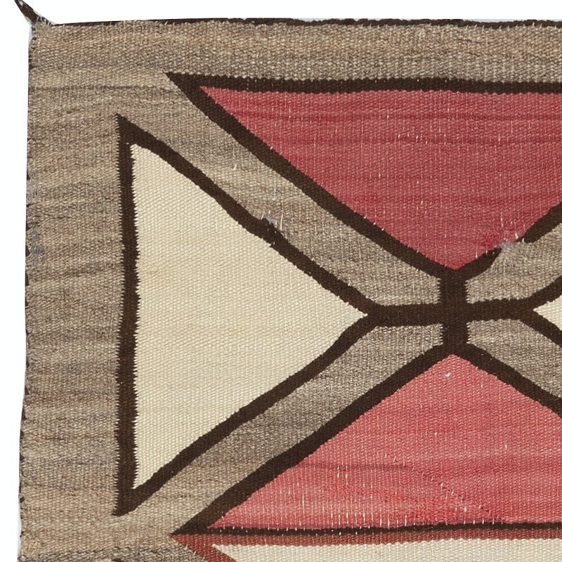 Tapis géométrique antique 2,9 x 4,7 pi Navajo, laine tissée à la main, couleurs naturelles, vers 1920-1940