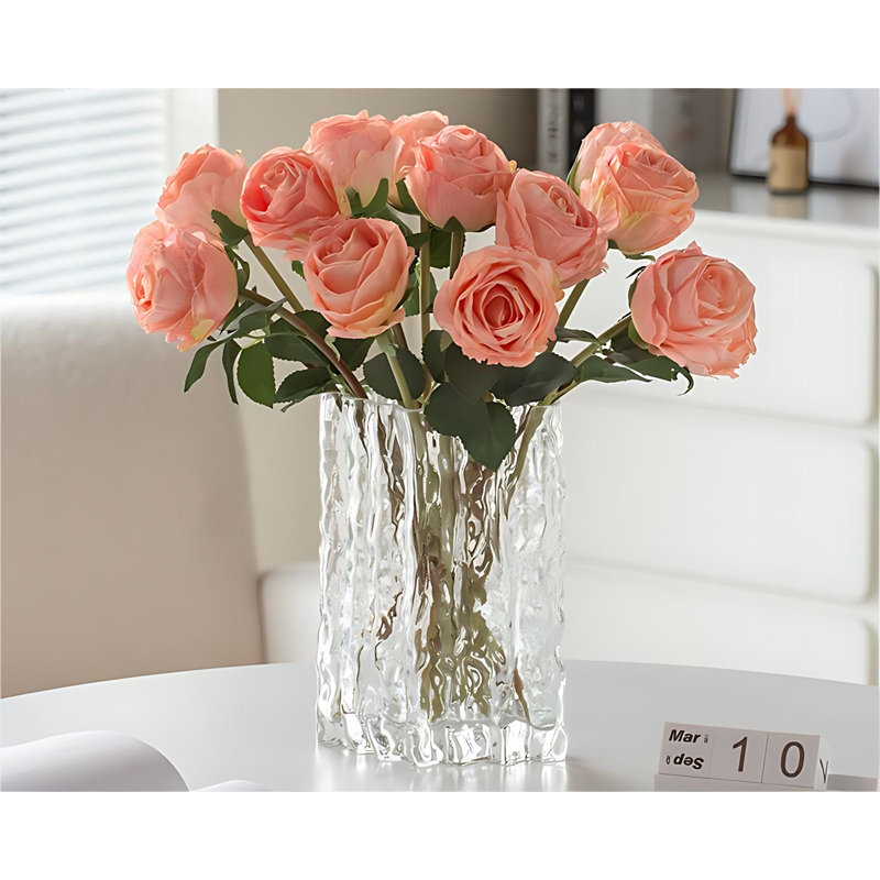 Arrangement floral rose en plastique dans un vase, Rose