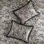 Édredon 12 pièces pour lit très grand noir avec draps en coton. Comprend un édredon, des taies décoratives et des coussins décoratifs. Paisley gracieux. Doux et relaxant 12 feuilles noir. Contient de la splendide douceur luxueuse.