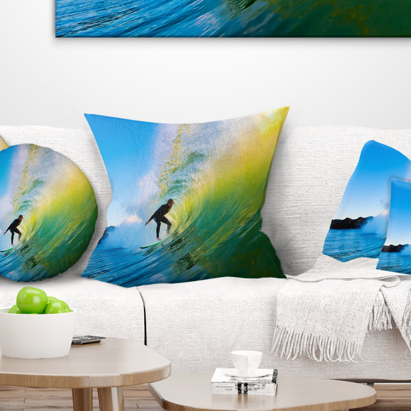 Coussin Surfer Beating Green Waves - Sea & Shore, 16 po x 1 po, Coussin décoratif