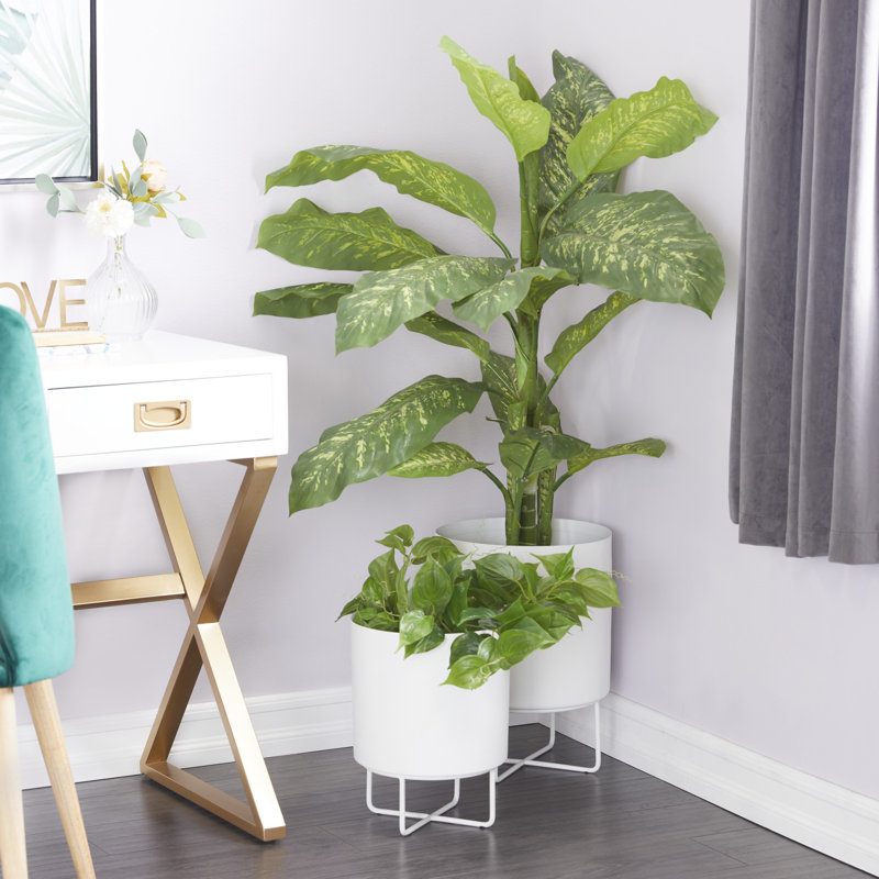 Ensemble de pots à fleurs modernes en fer 2 pièces CosmoLiving par Cosmopolitan, Blanc