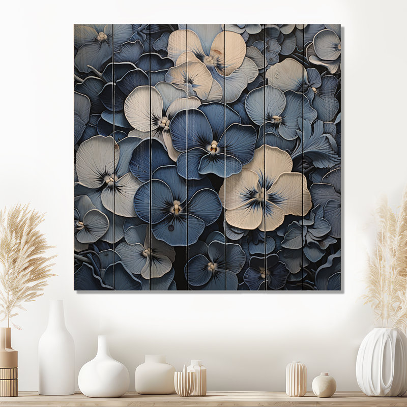 Blue Blue Pansies In The Shadows I - Art sur bois de pin naturel, H 36 po x l 36 po