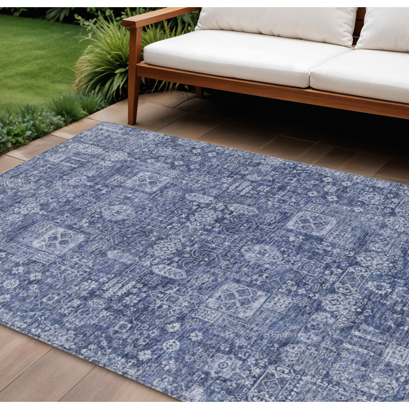 Tapis intérieur / extérieur lavable bleu marine et bleu ciel HomeRoots 8 pi x 10 pi