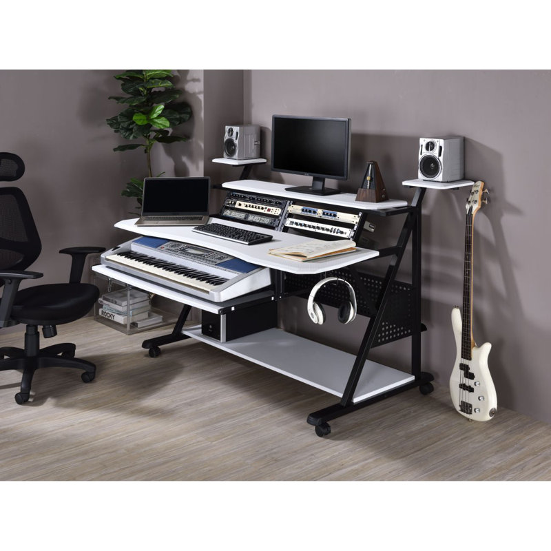 Bureau Willow, Blanc