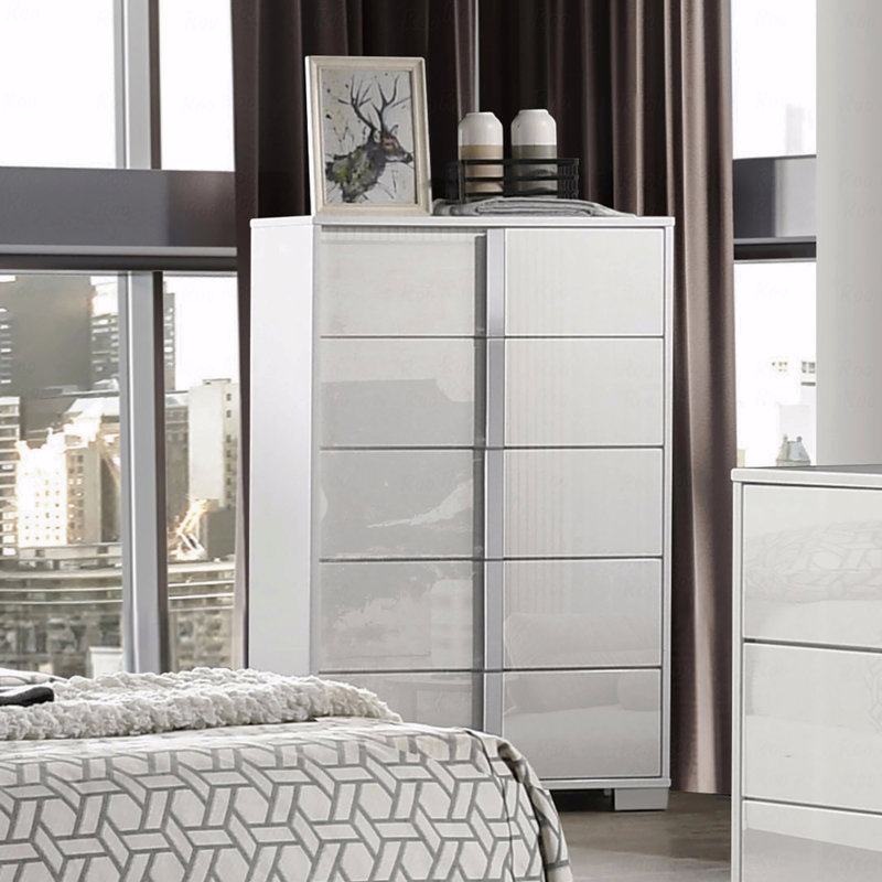Pieds chromés de style contemporain avec finition de la commode UV 1pc et poignées verticales avec roulement à billes, Blanc