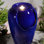 Fontaine ondulée en céramique bleue, fontaine décorative avec lumières DEL et pompe silencieuse, dispositif d'eau intérieur / extérieur pour patio, jardin, terrasse, balcon, bureau et décoration intérieure, conception d'eau en cascade relaxante