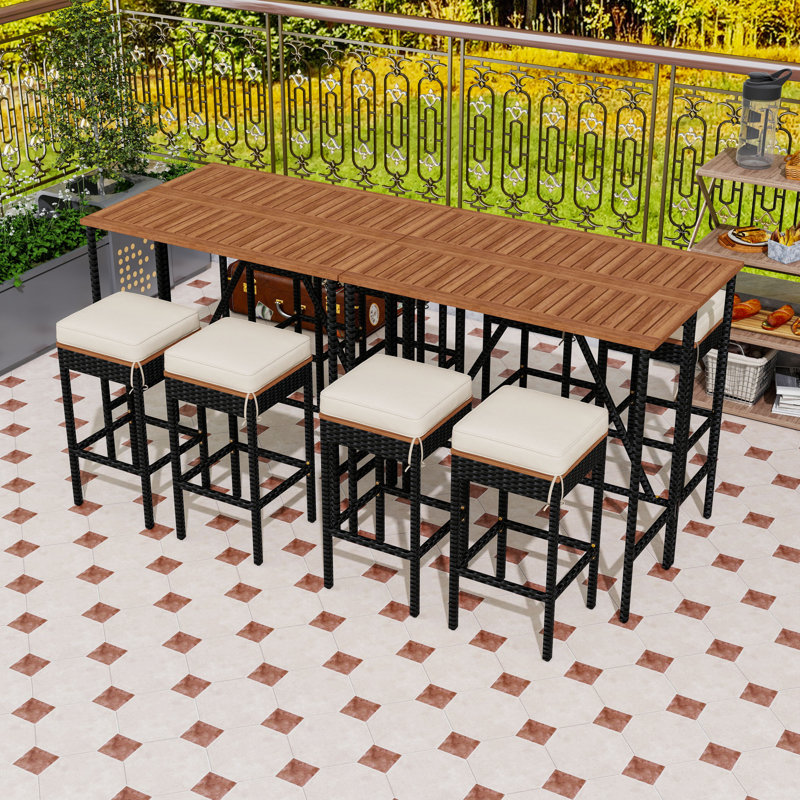 Table de bar d'extérieur en bois avec 8 tabourets