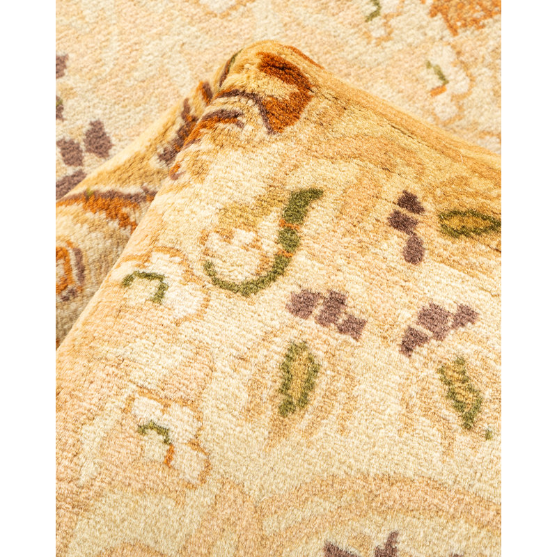 Classic One-of-a-Kind 4'7" x 7'6" Hand Knotted Area Rug