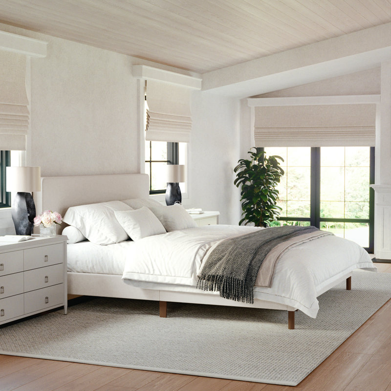 Lit plateforme tapissier avec tête de lit passepoilée Martha Stewart Britta, Très grand, Beige