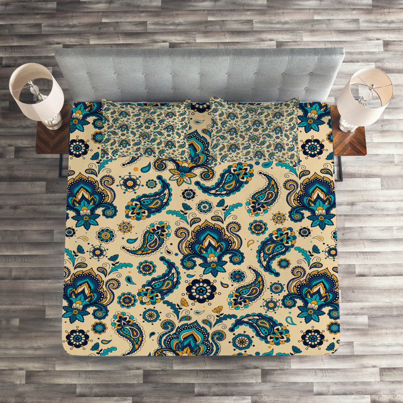 Traditional Polyester Paisley Coverlet