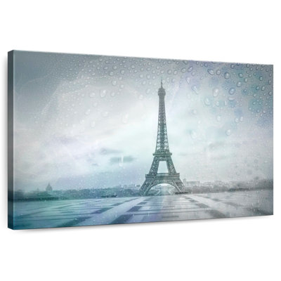 Tour Eiffel, jour de pluie