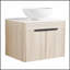Meuble-lavabo mural moderne en chêne blanc avec lavabo en céramique, parfait pour les solutions élégantes et peu encombrantes.