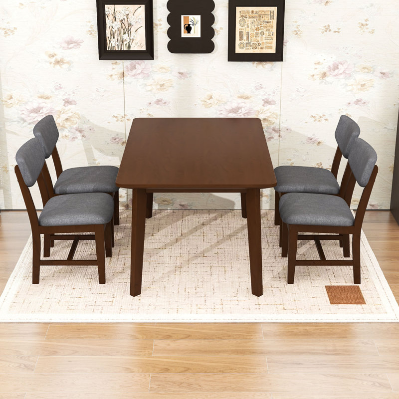 Ensemble repas avec 4 chaises rembourrées, Noyer