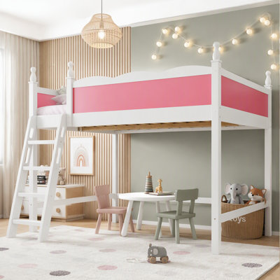 Lit mezzanine en bois massif pleine grandeur avec garde-corps pleine longueur, échelles et grand espace sous le lit, rose et blanc