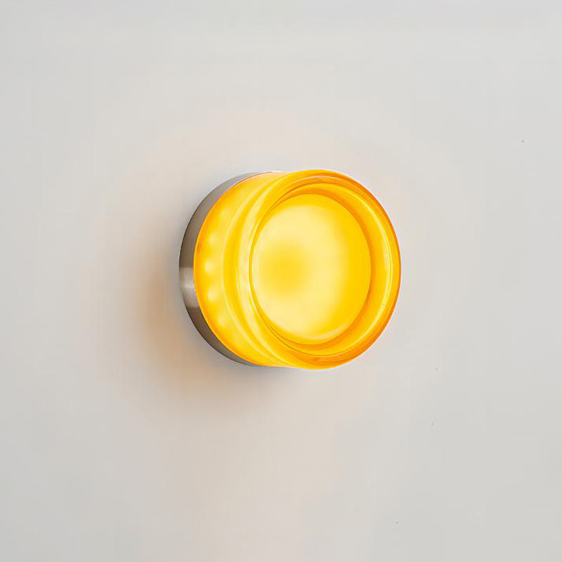 Applique murale 1 lumière en métal à 3 fils avec abat-jour craie en polymère, concave, Ambre