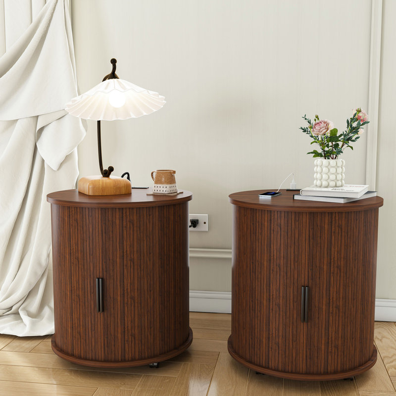 Ensemble de 2 tables de bout cylindriques de style Mid-Century moderne avec station de charge intégrée et porte coulissante