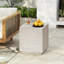 Table d'appoint MGO avec design moderne et matériau durable pour une utilisation polyvalente à l'intérieur et à l'extérieur