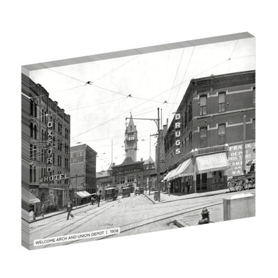" Welcome Arch And Union Depot "