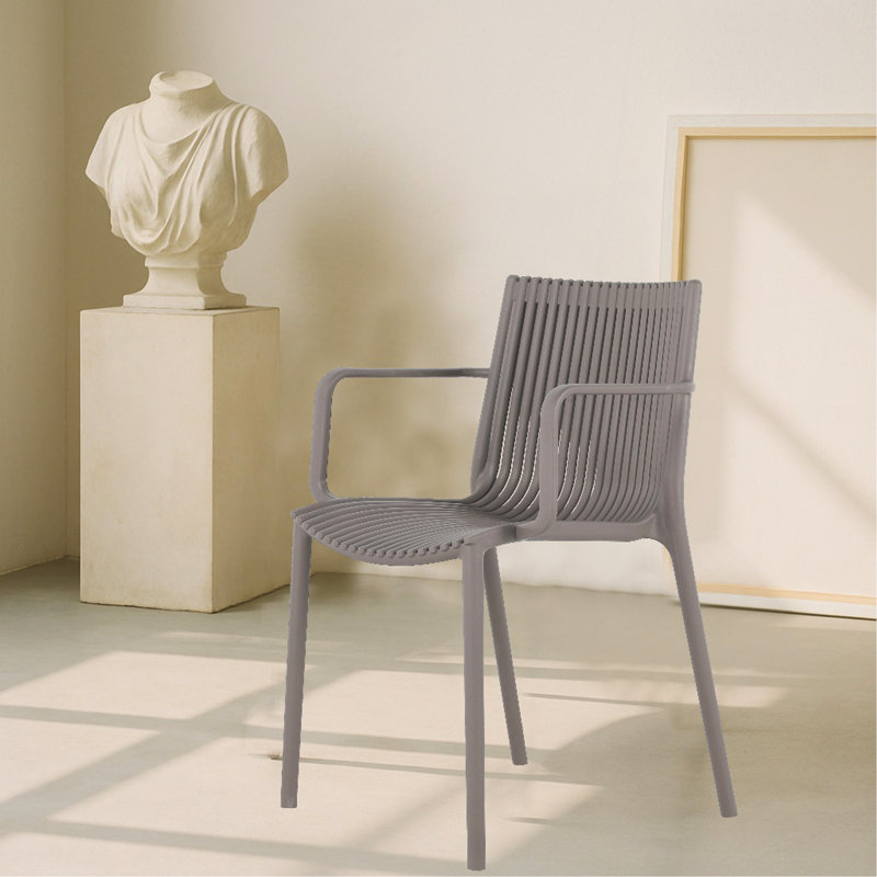 Holiday - Fauteuil empilable moderne en plastique 4 pièces pour une utilisation intérieure / extérieure - Dossier ergonomique à lattes, matériau PP toutes saisons, gris chaud - Patio, balcon, café