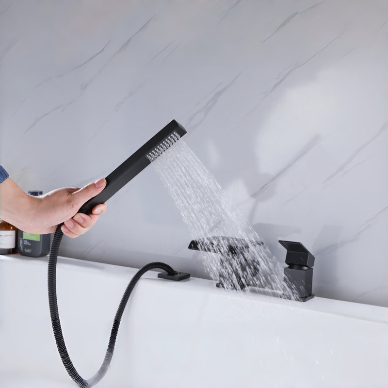Brass Bathtub Faucet with Modern Design