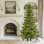 Arbre de Noël artificiel épinette classique 7,5 pi avec 1166 pointes de mémoire et un poteau Sure-Lit