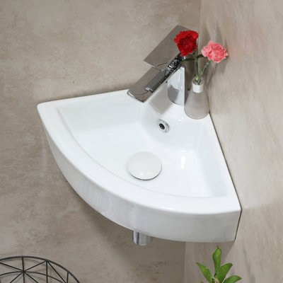 Lavabo de coin 18 po X 13 po Lavabo de salle de bain mural en porcelaine blanche