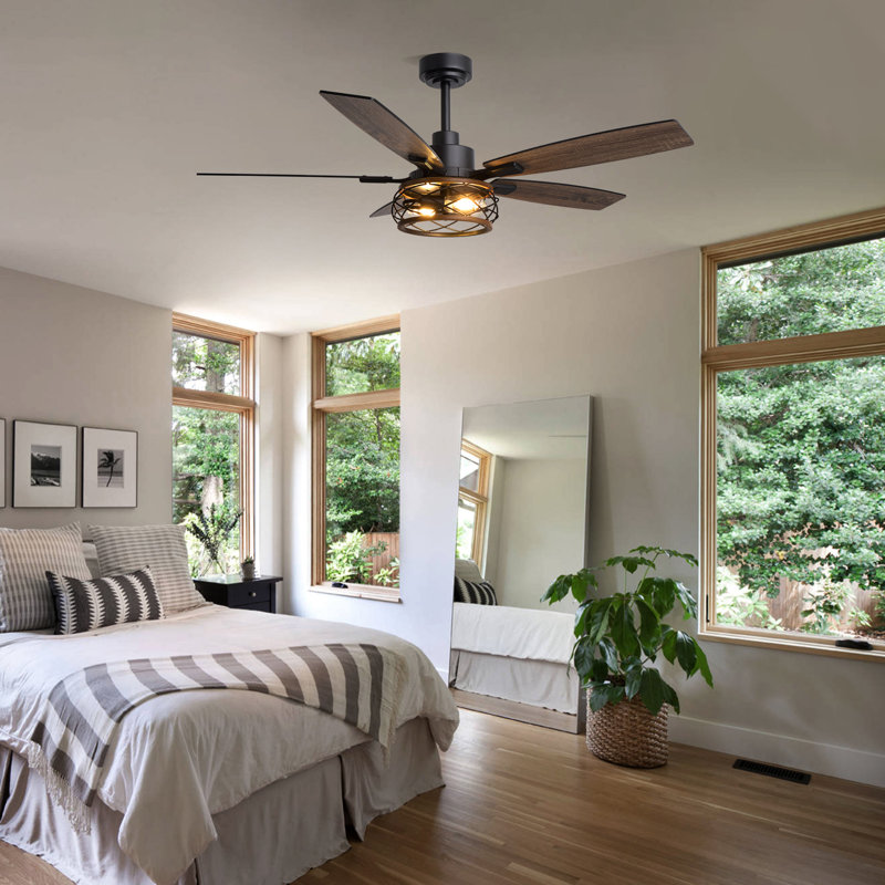 52" Ceiling Fan With Light 5-blade