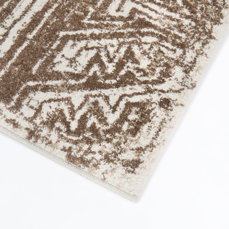 Harada Beige Southwestern Medallion Area Rug, 5'3" x 7'