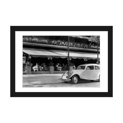 «1930s Cafe Kranzler Kurfurstendamm Strasse Street Berlin Allemagne» par Vintage Images, reproduction sur toile tendue sur châssis