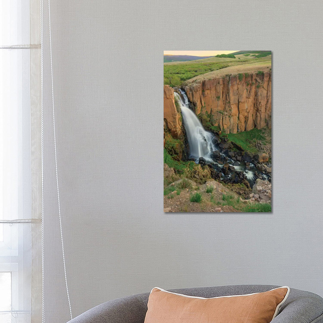 North Clear Creek Falls von Bill Sherrell - Galerie-verpackte Leinwand Giclée