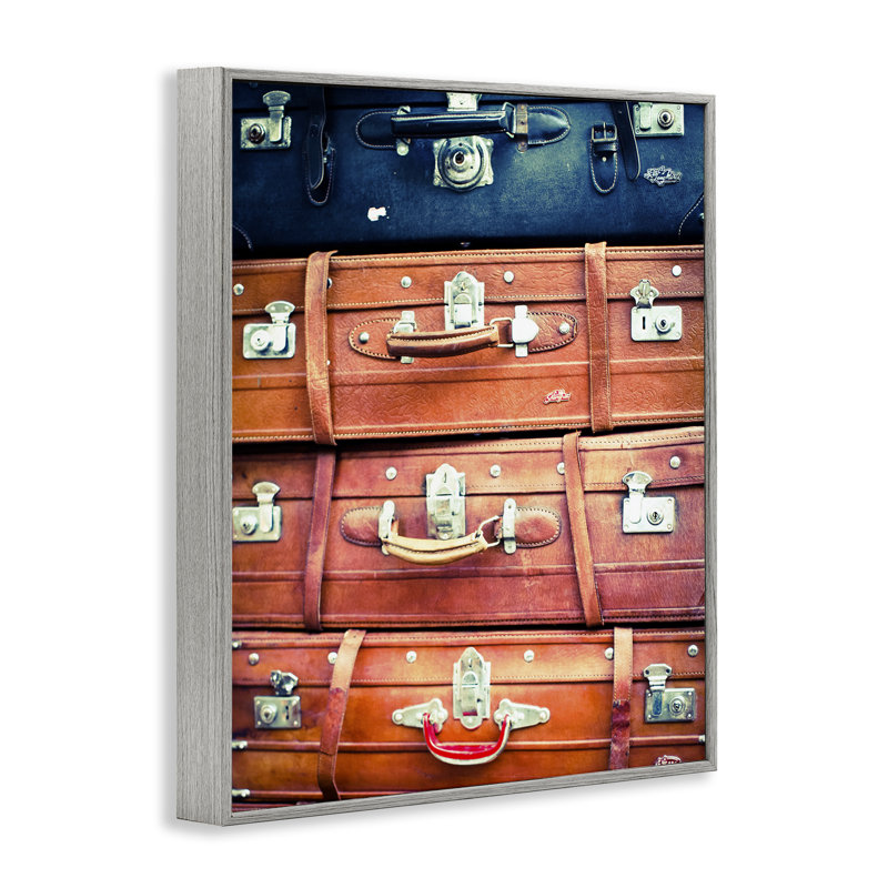 Valises empilées variées, estampe numérique par Susan Bryant, Estampe numérique Farmhouse, H 30 po x l 24 po x P 1,5 po