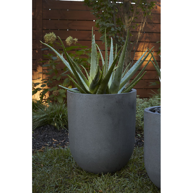 Jardinière Ceola, H 21,5 po x l 18 po x P 18 po