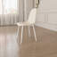 Ensemble de 4 chaises de salle à manger en lin beige, pattes en métal blanc pour un style raffiné. Ensemble de 4 chaises modernes beiges (assise et structure).