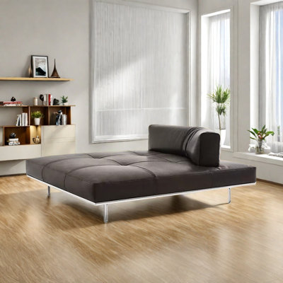 Elegant and comfortable pine chair