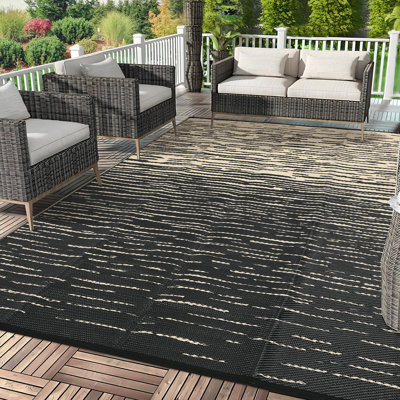 Tapis d'extérieur imperméable - Tapis de paille en plastique réversible - pliable, résistant aux rayons UV - Tapis de patio à rayures moderne pour véhicule récréatif, camping, terrasse, plage, porche - café noir, 5 x 8 pi