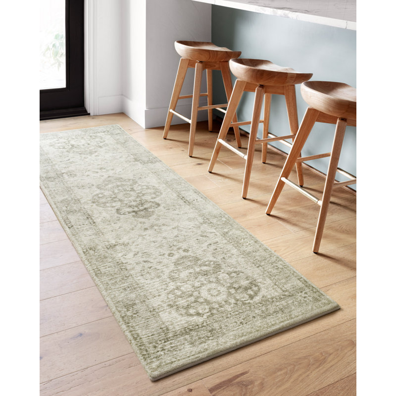 Oriental Area Rug in Ivory/Silver, Runner 2'6" x 9'9"