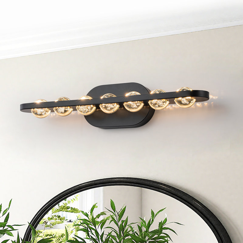 Éclairage pour salle de bain moderne à intensité variable 19,69 po à DEL avec globes en verre bullé | Applique murale noire matte 7 lumières 3000K | Fixation horizontale ou verticale