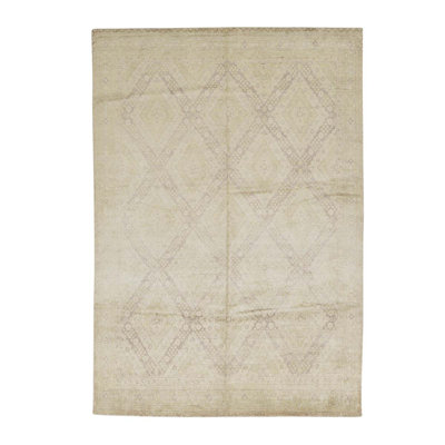 Silk Geometric Area Rug in Beige
